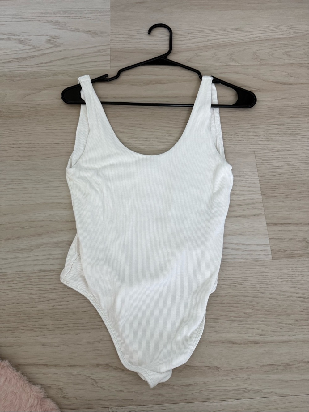 Aritzia Babaton Ribbed One-Piece Bodysuit